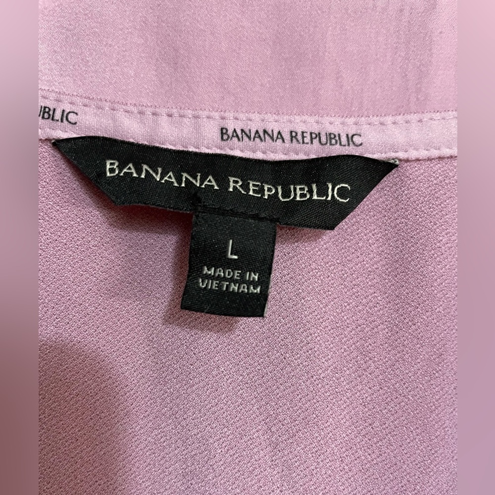 EUC Banana Republic Pink Long Sleeve V-Neck Top with Stretch - Picture 4 of 6